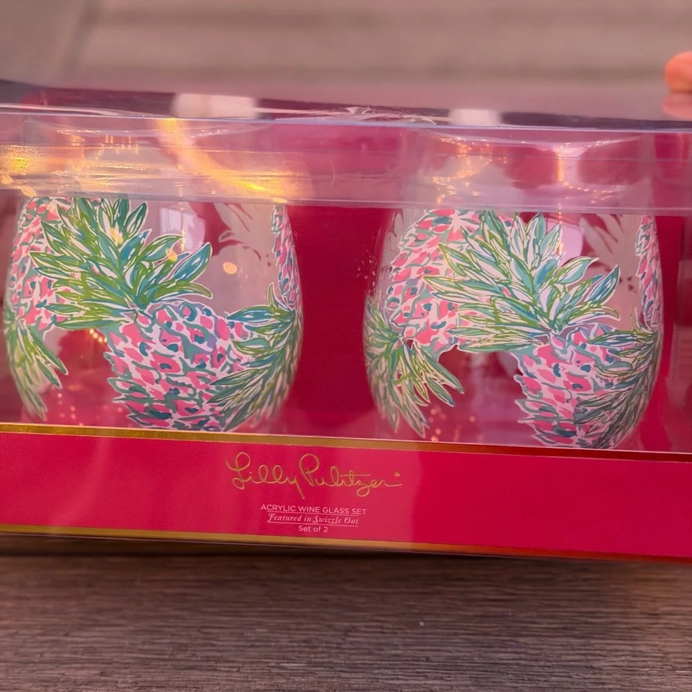 Lilly Pulitzer Pink and Green Acrylic Wine Glasses - Picture 3 of 8